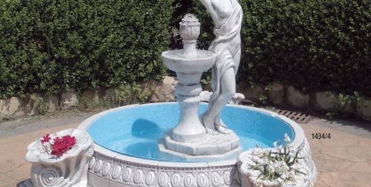 Fuente decorativa para jardín